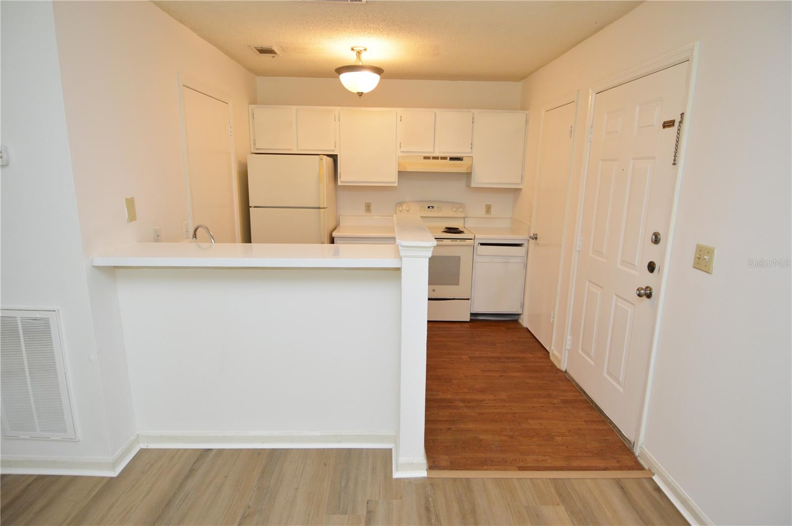 Image 4 of 84 For 11901 4th Street N 11105