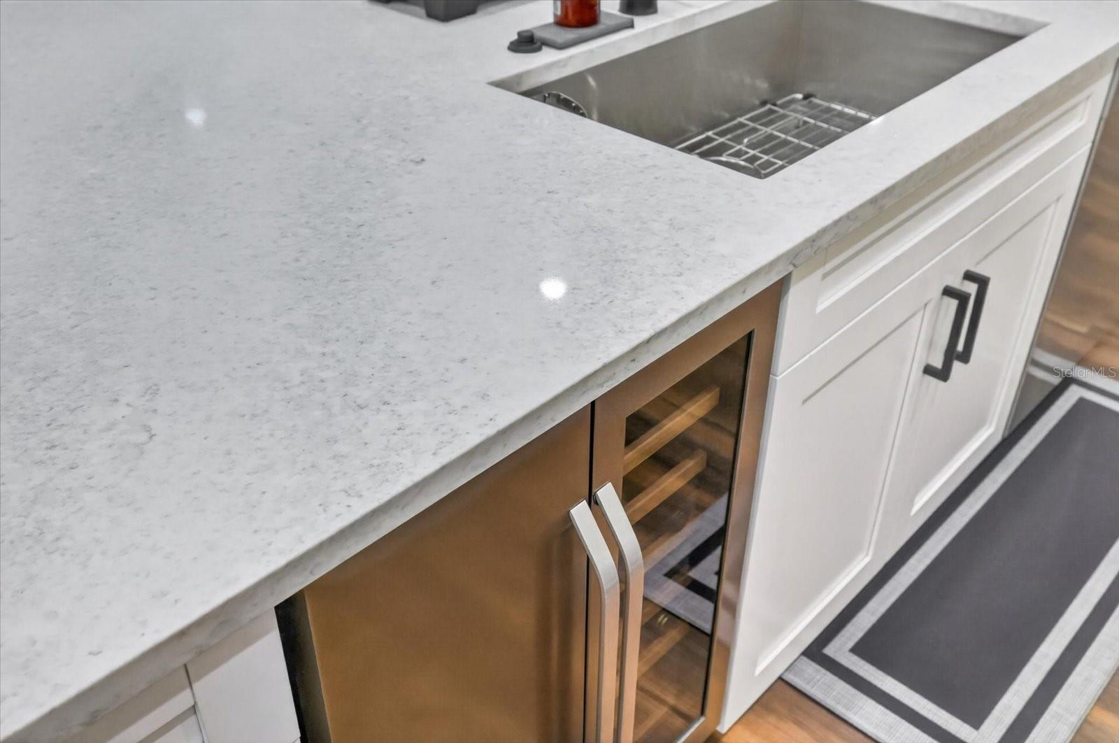 Listing photo id 17 for 7301 Elliott Street