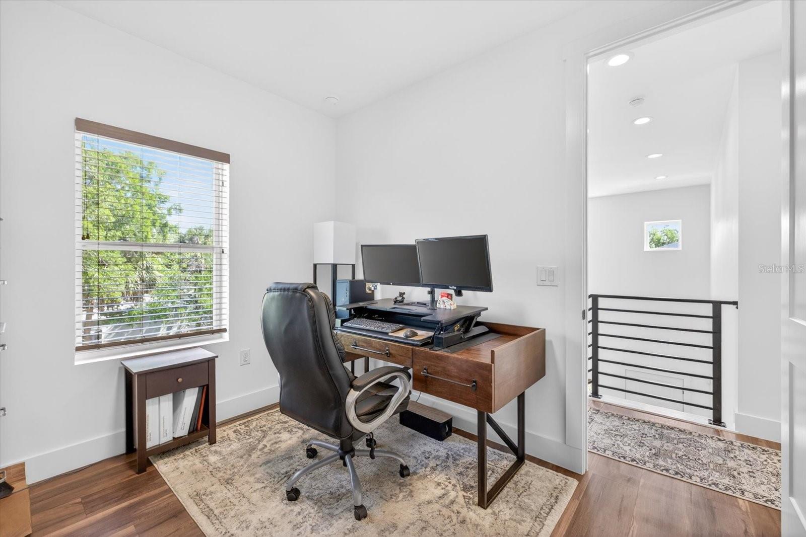 Listing photo id 21 for 7301 Elliott Street