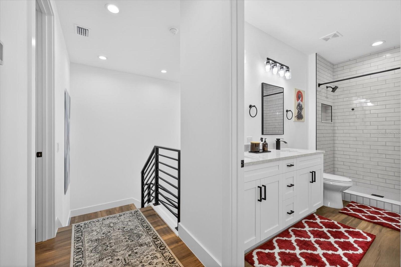 Listing photo id 23 for 7301 Elliott Street