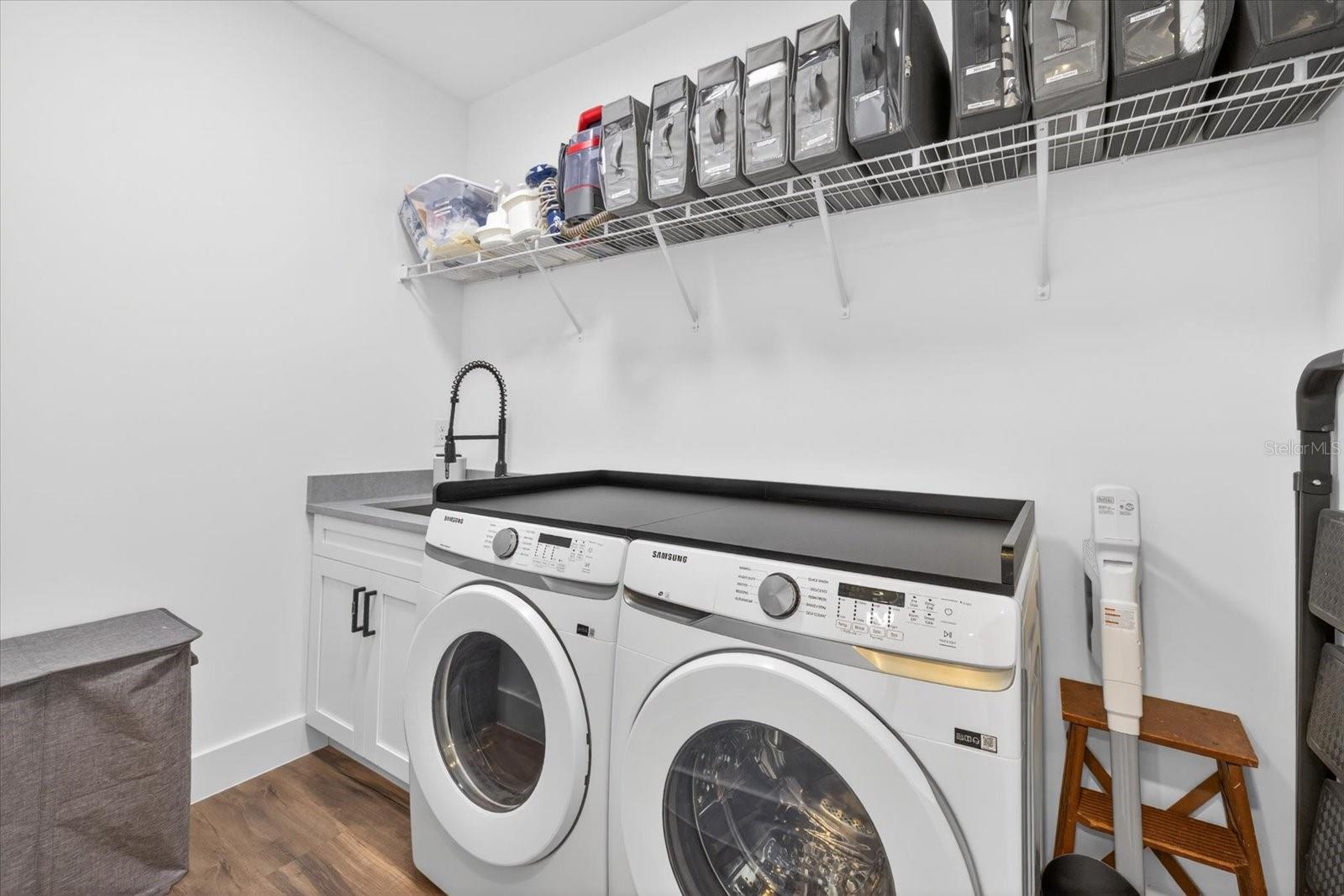 Listing photo id 25 for 7301 Elliott Street