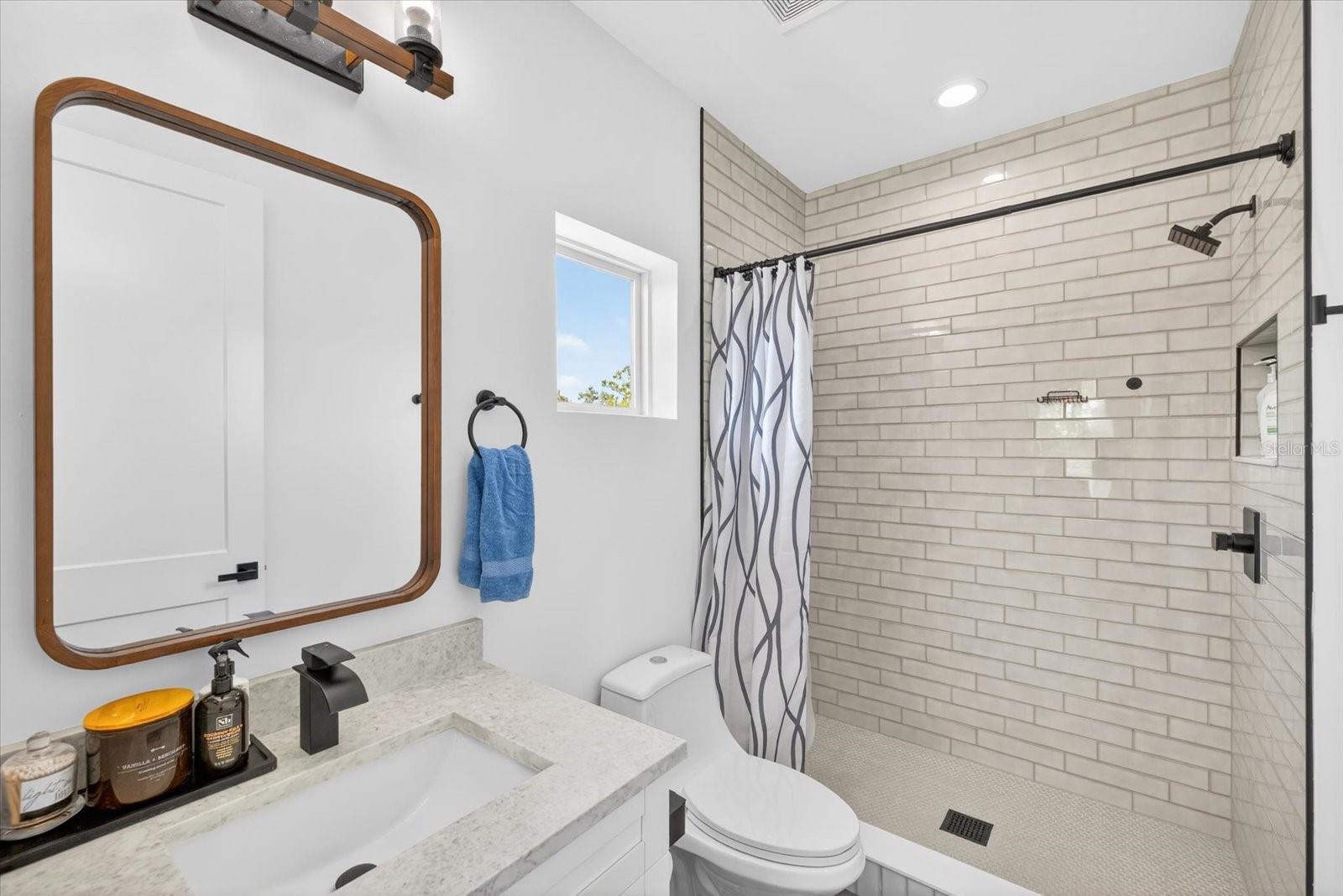 Listing photo id 29 for 7301 Elliott Street