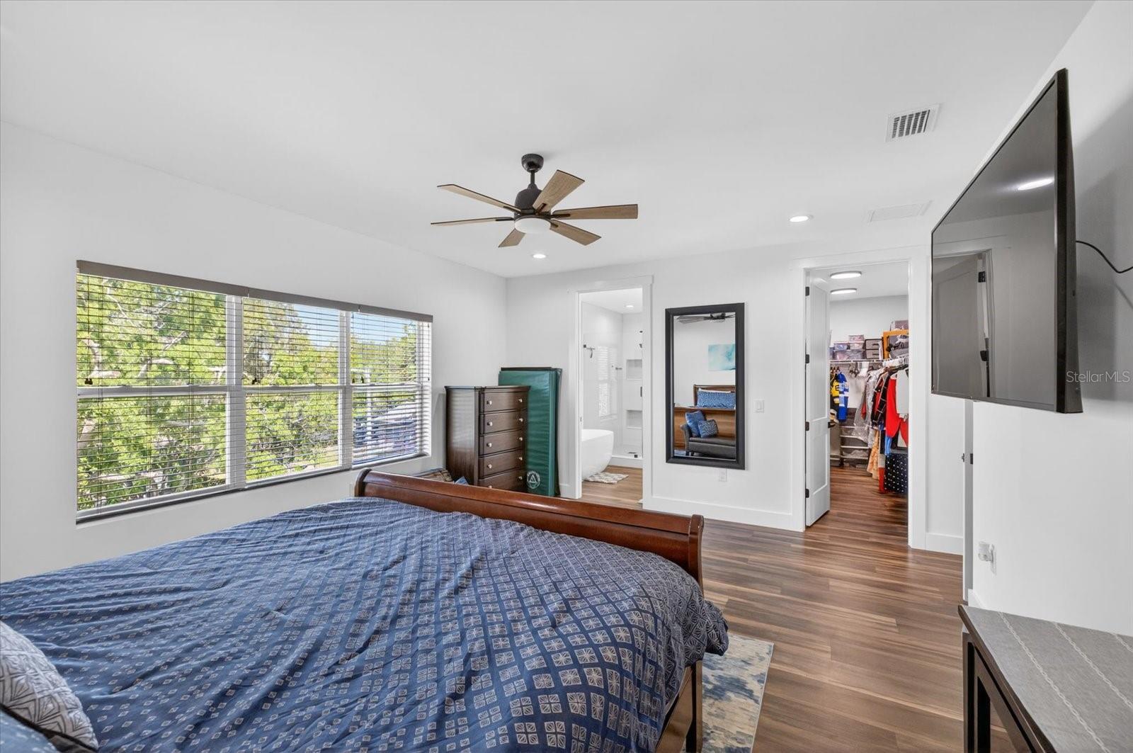 Listing photo id 33 for 7301 Elliott Street