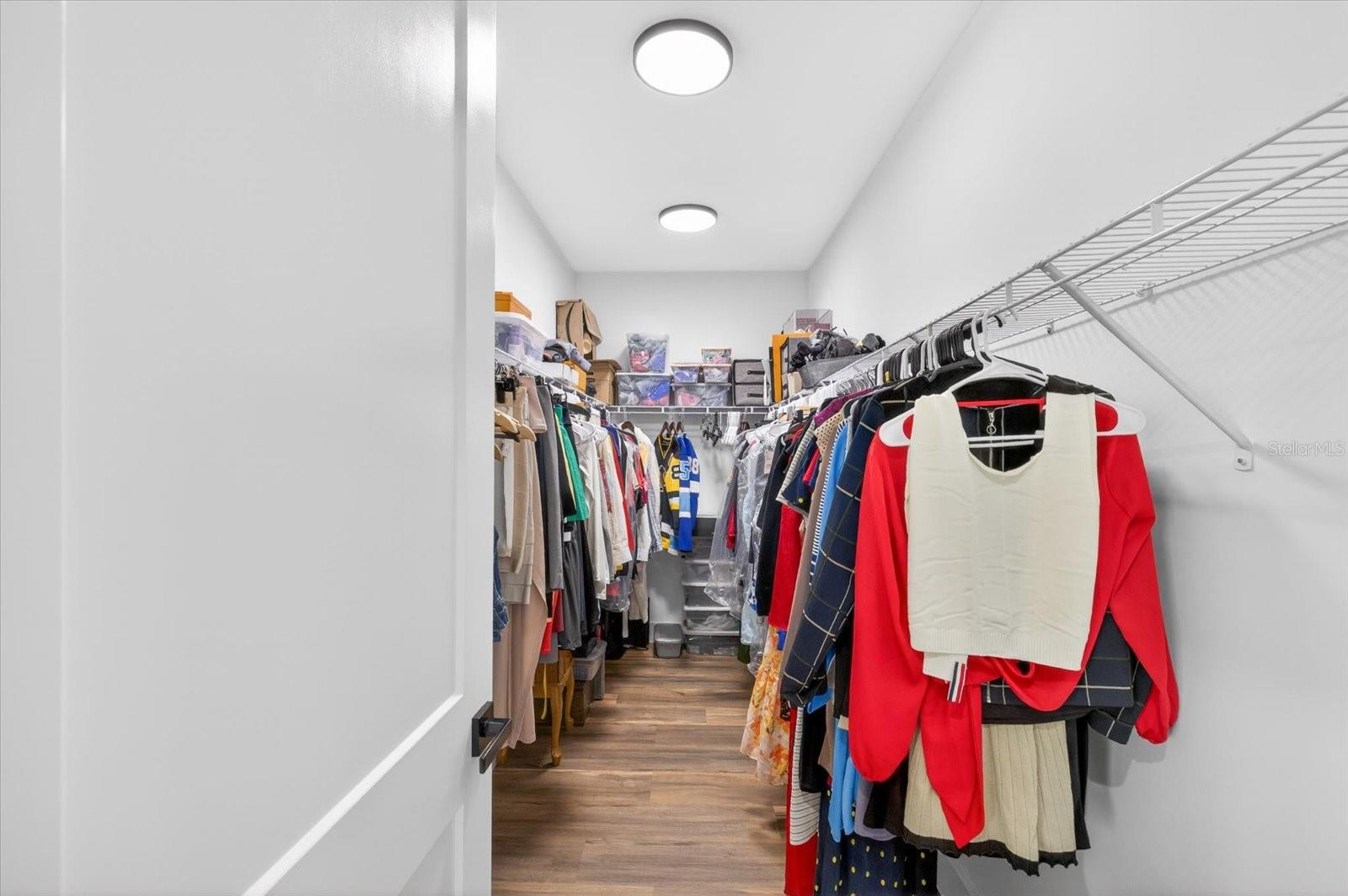 Listing photo id 40 for 7301 Elliott Street