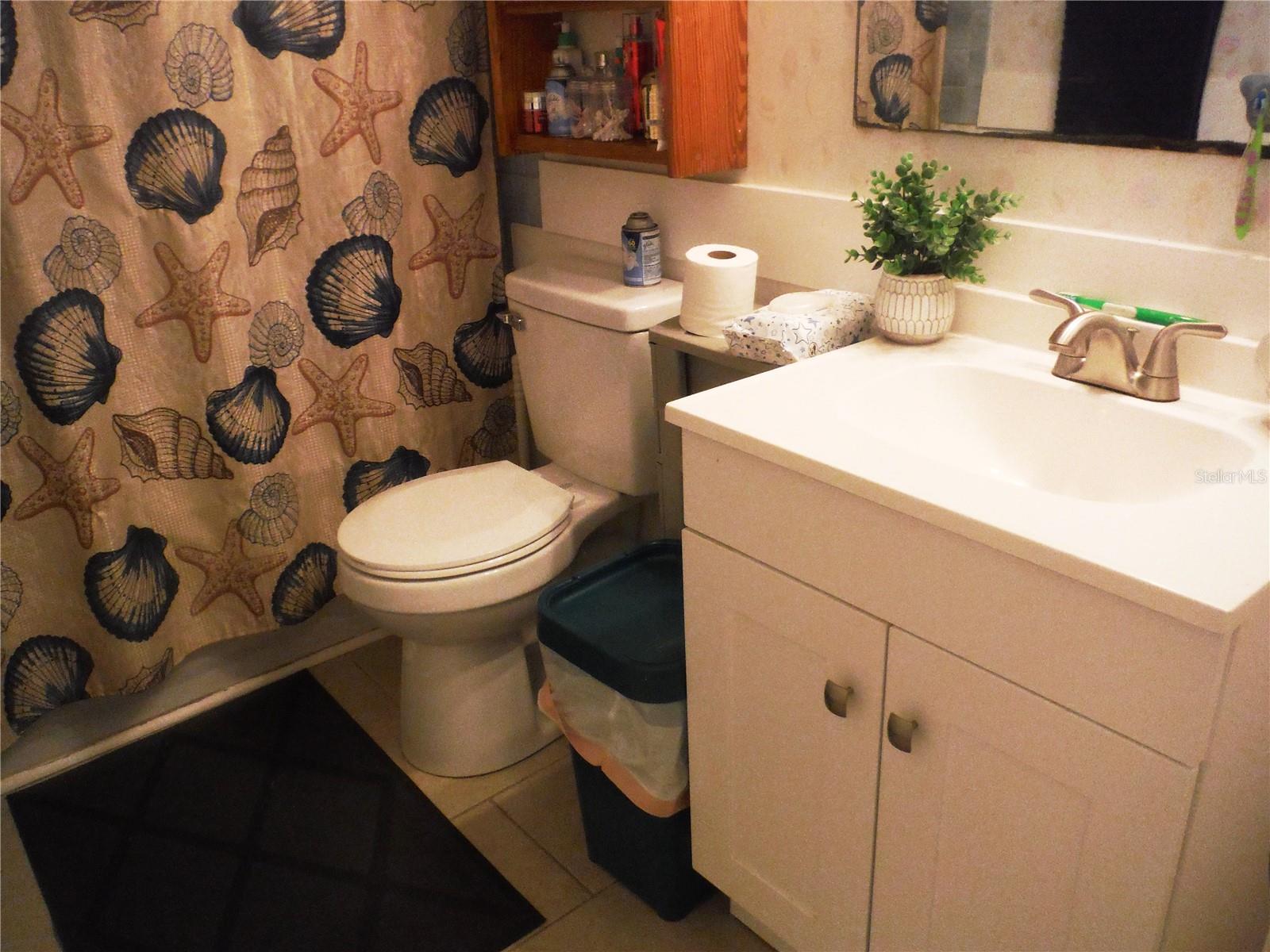 Image 22 of 27 For 118 Lake Avenue Se