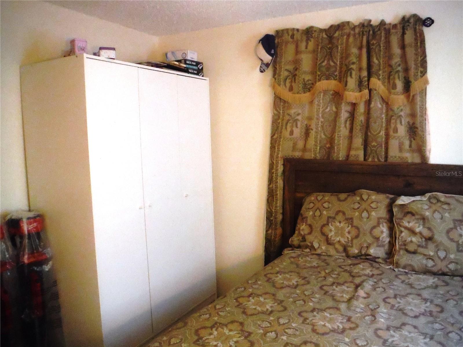 Image 26 of 27 For 118 Lake Avenue Se