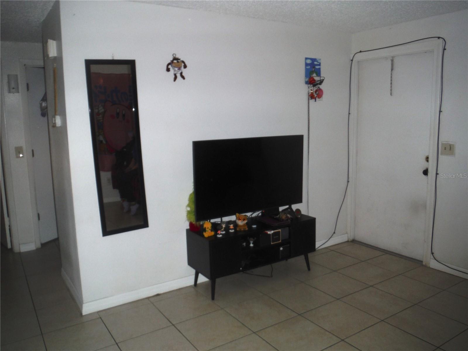 Image 7 of 27 For 118 Lake Avenue Se