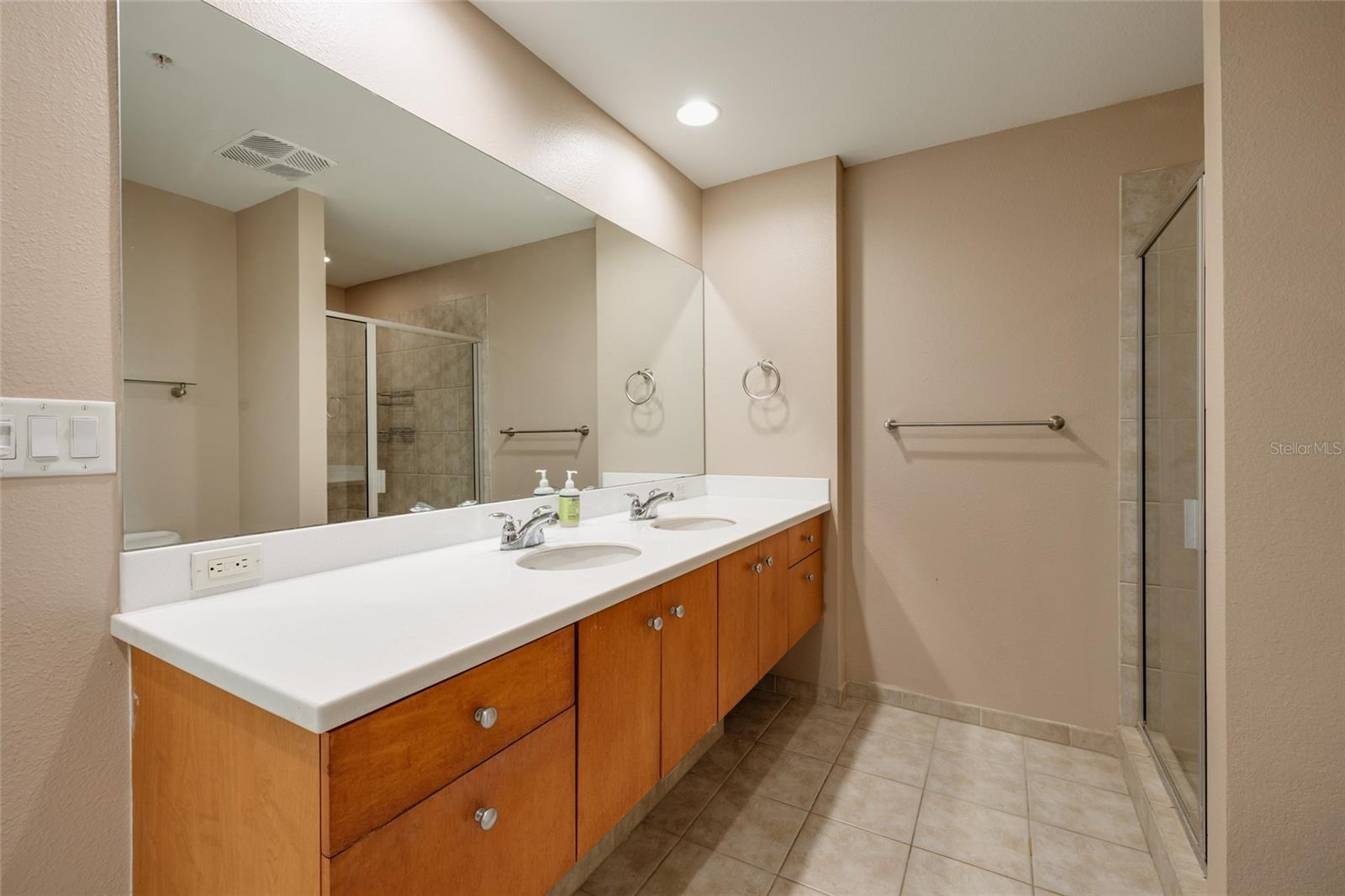 Image 16 of 35 For 1208 Kennedy Boulevard 416