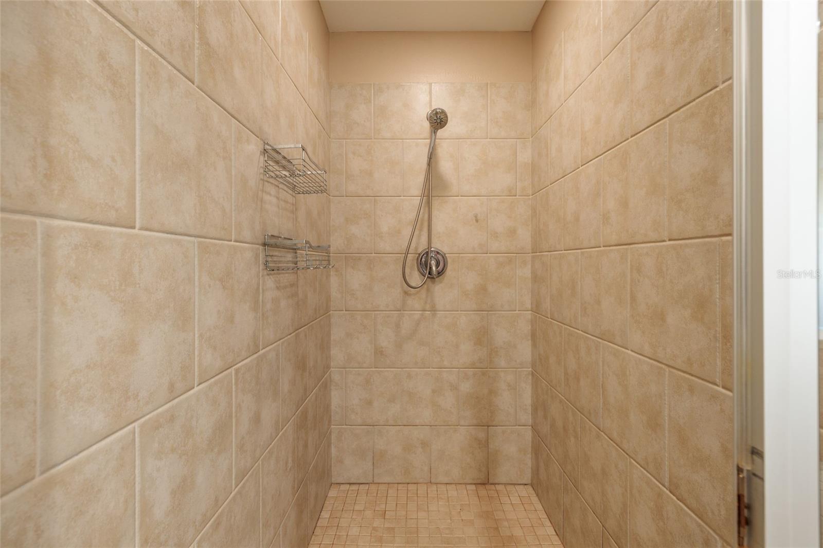 Image 17 of 35 For 1208 Kennedy Boulevard 416