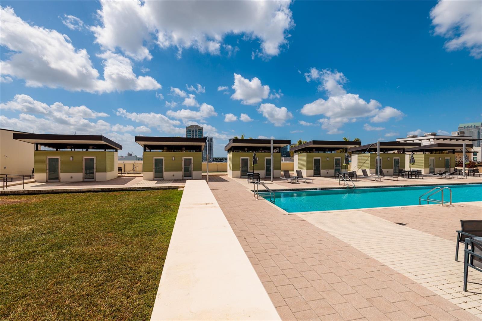 Image 21 of 35 For 1208 Kennedy Boulevard 416