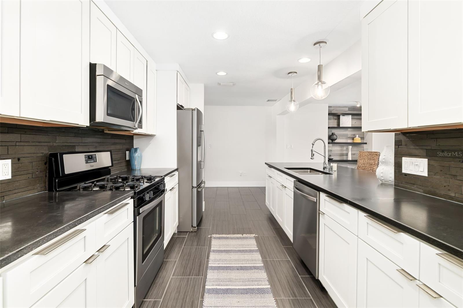 Image 14 of 58 For 4462 39th Street S