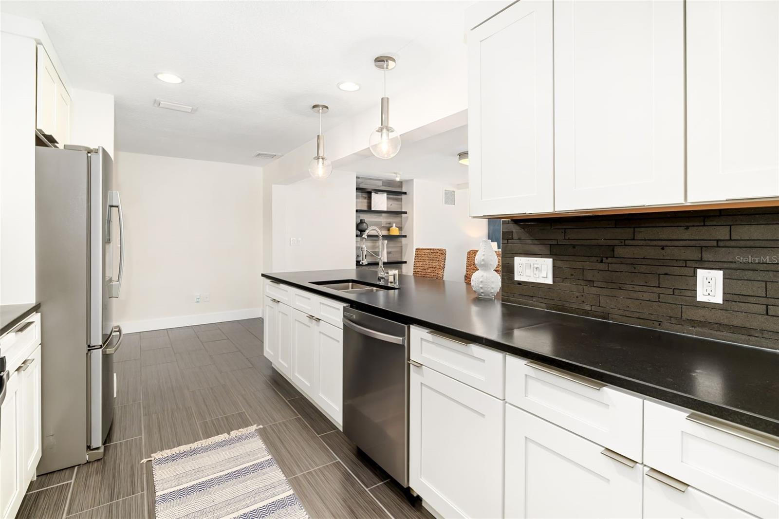 Image 15 of 58 For 4462 39th Street S