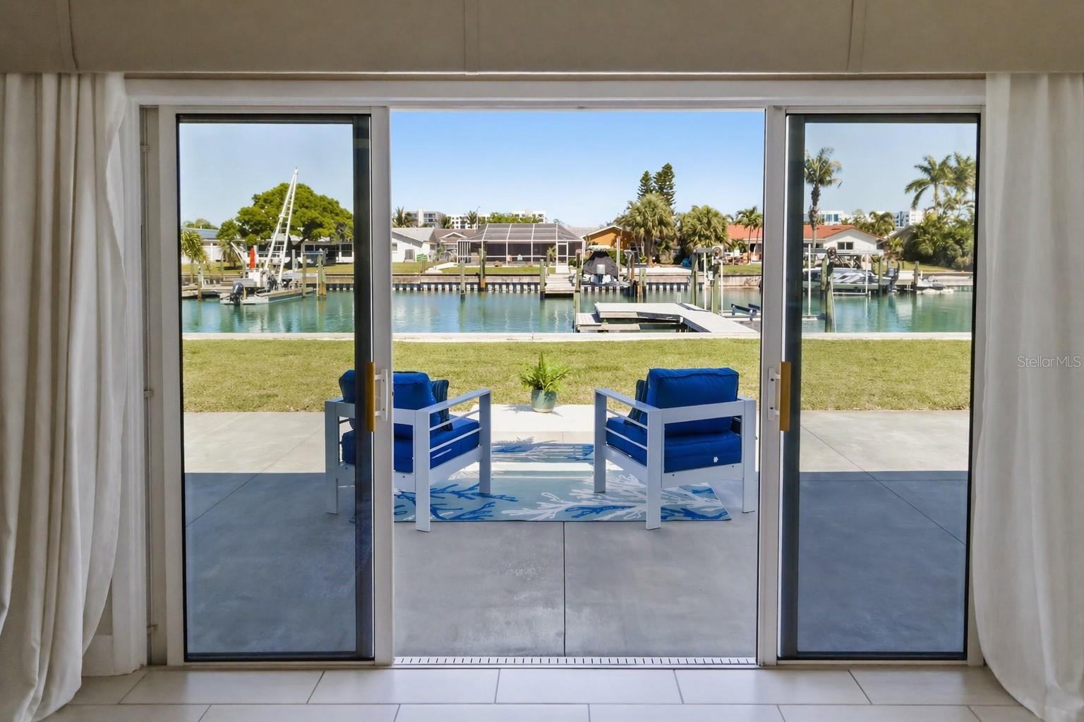 Image 3 of 58 For 4462 39th Street S