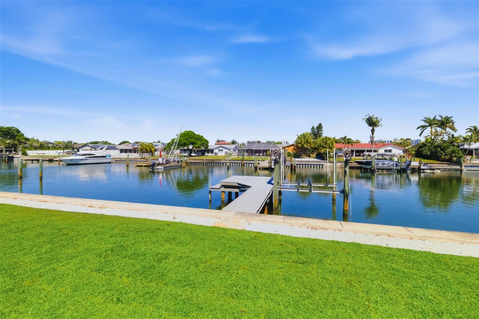 Image 7 of 58 For 4462 39th Street S