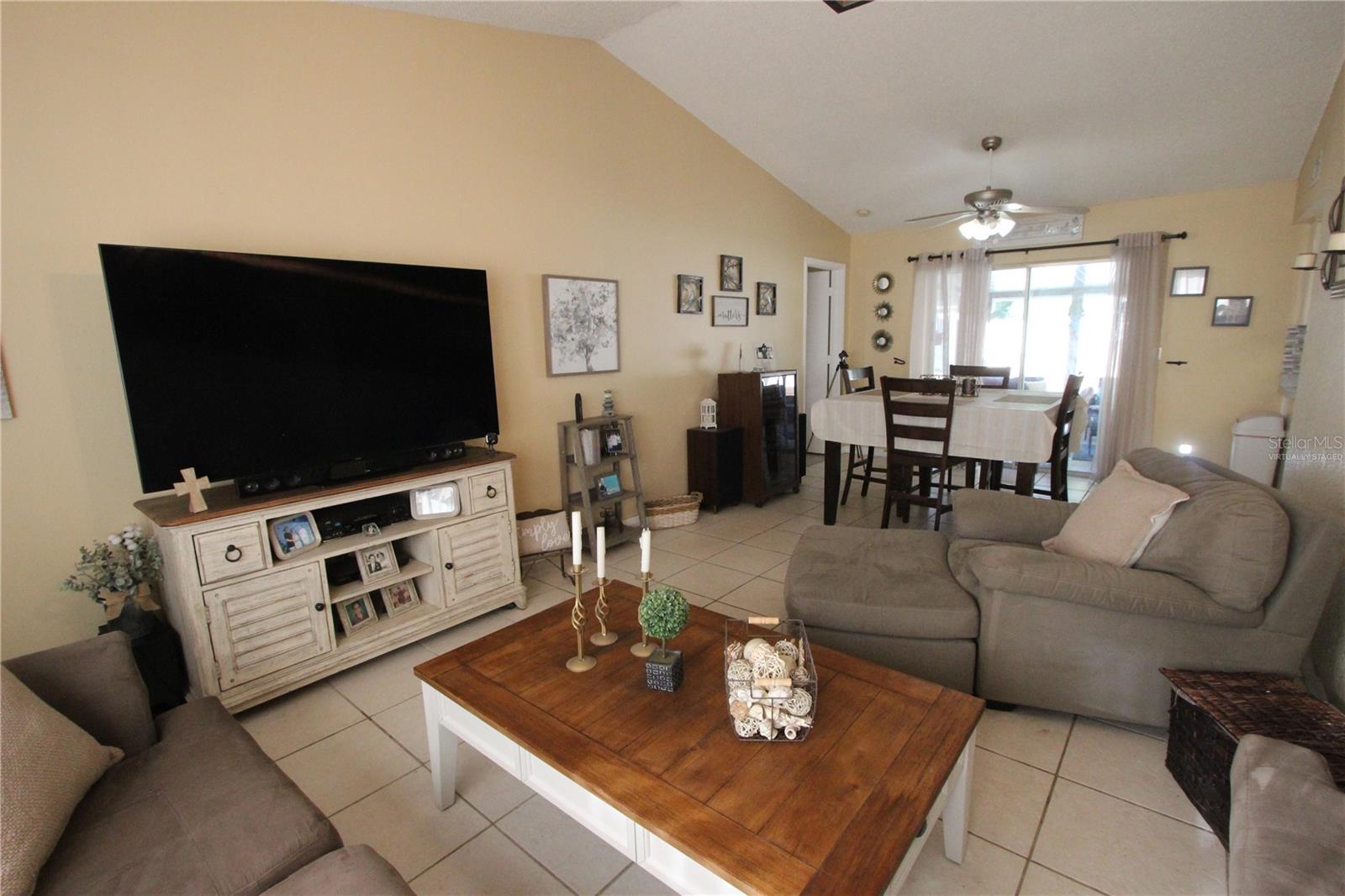 Listing photo id 6 for 5046 Kenmore Street