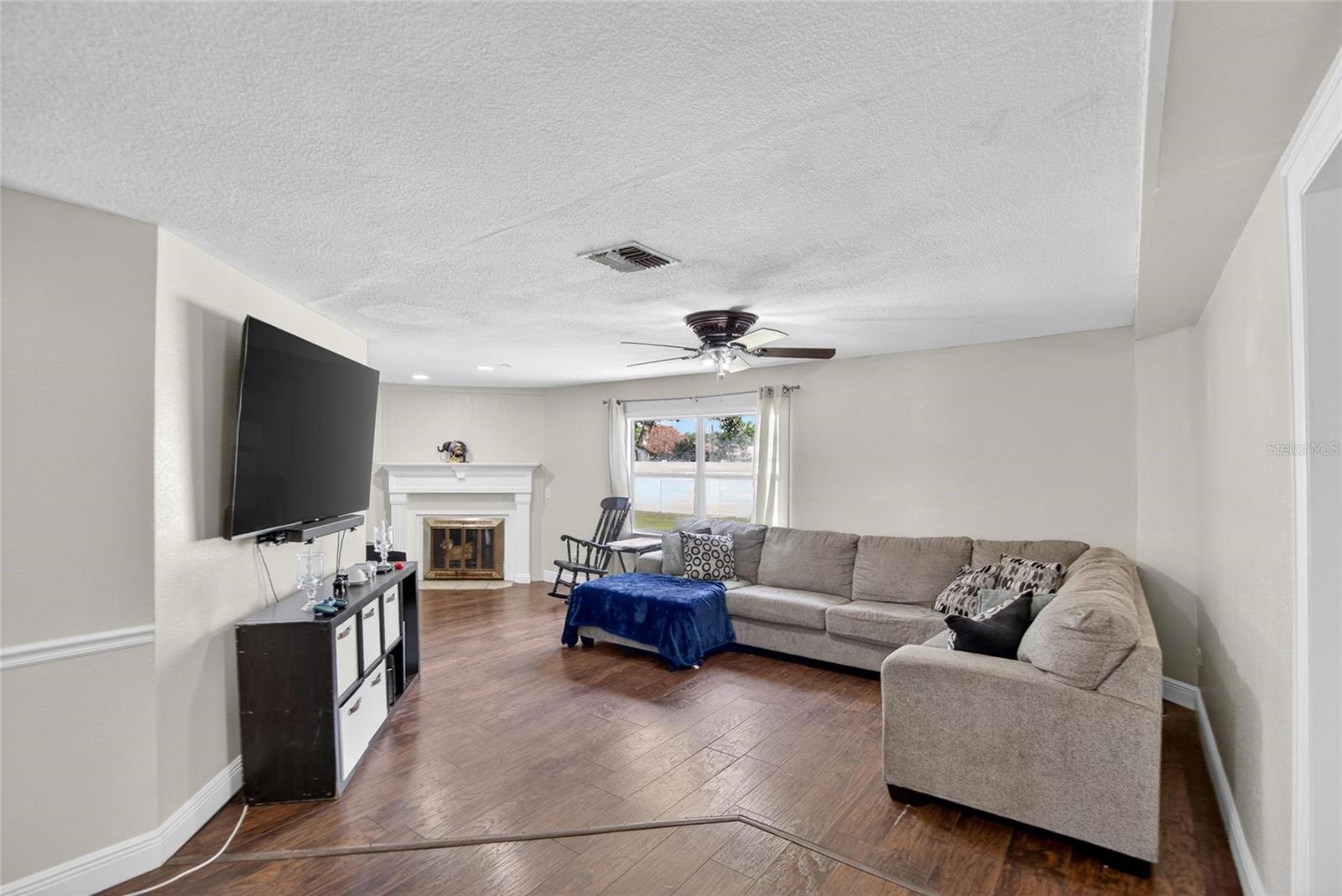 Image 10 of 37 For 918 Jere Circle