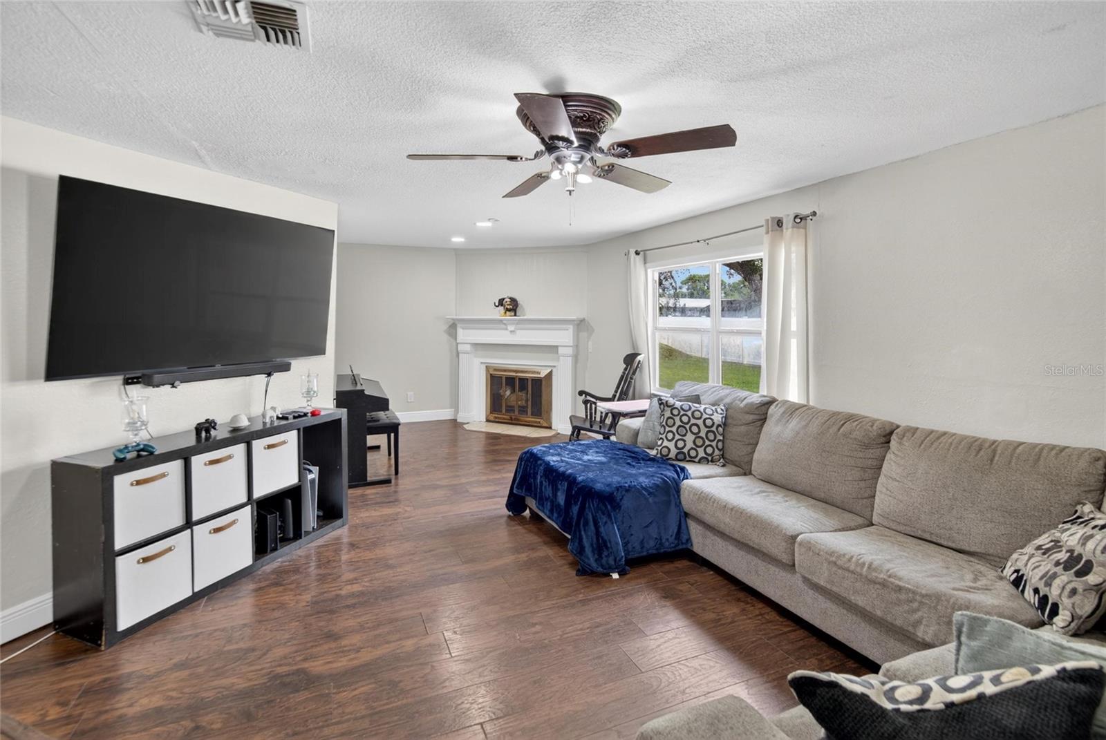 Image 11 of 37 For 918 Jere Circle