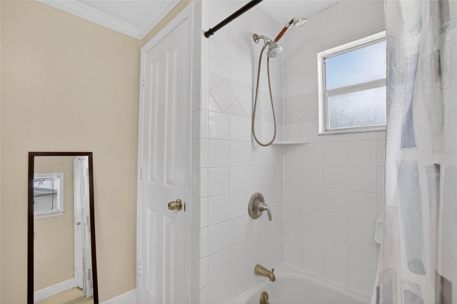 Image 21 of 37 For 918 Jere Circle