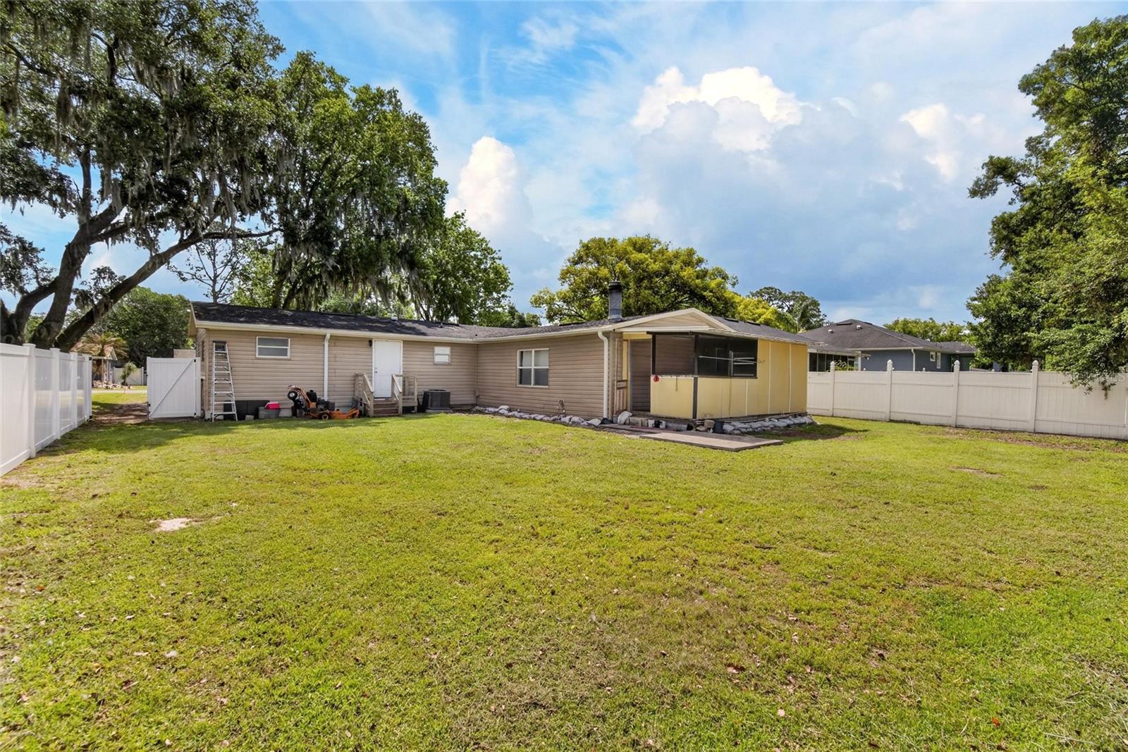 Image 30 of 37 For 918 Jere Circle