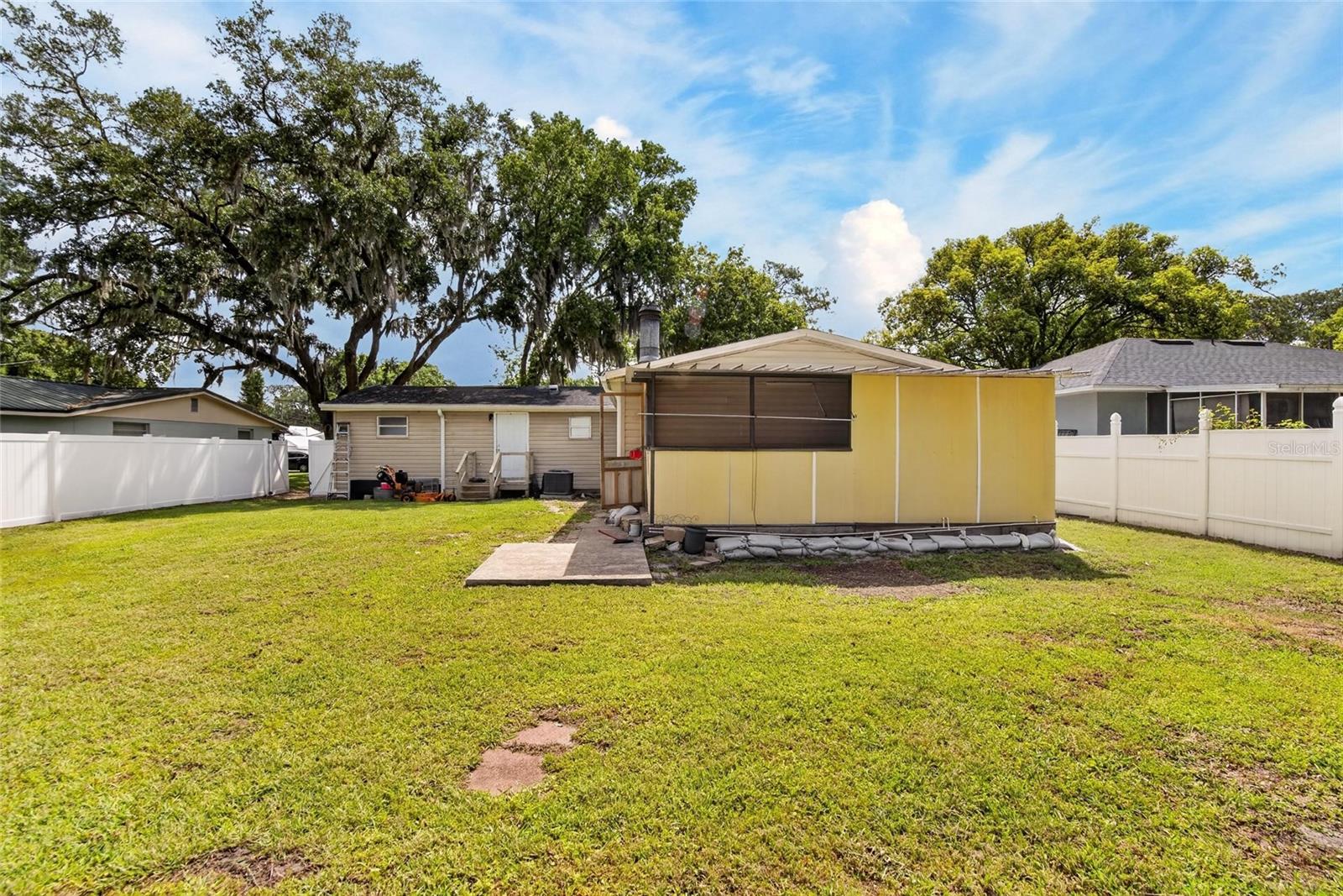 Image 32 of 37 For 918 Jere Circle