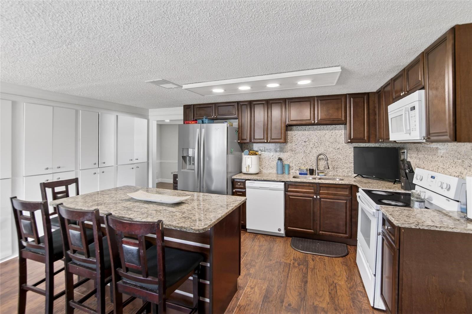 Image 4 of 37 For 918 Jere Circle