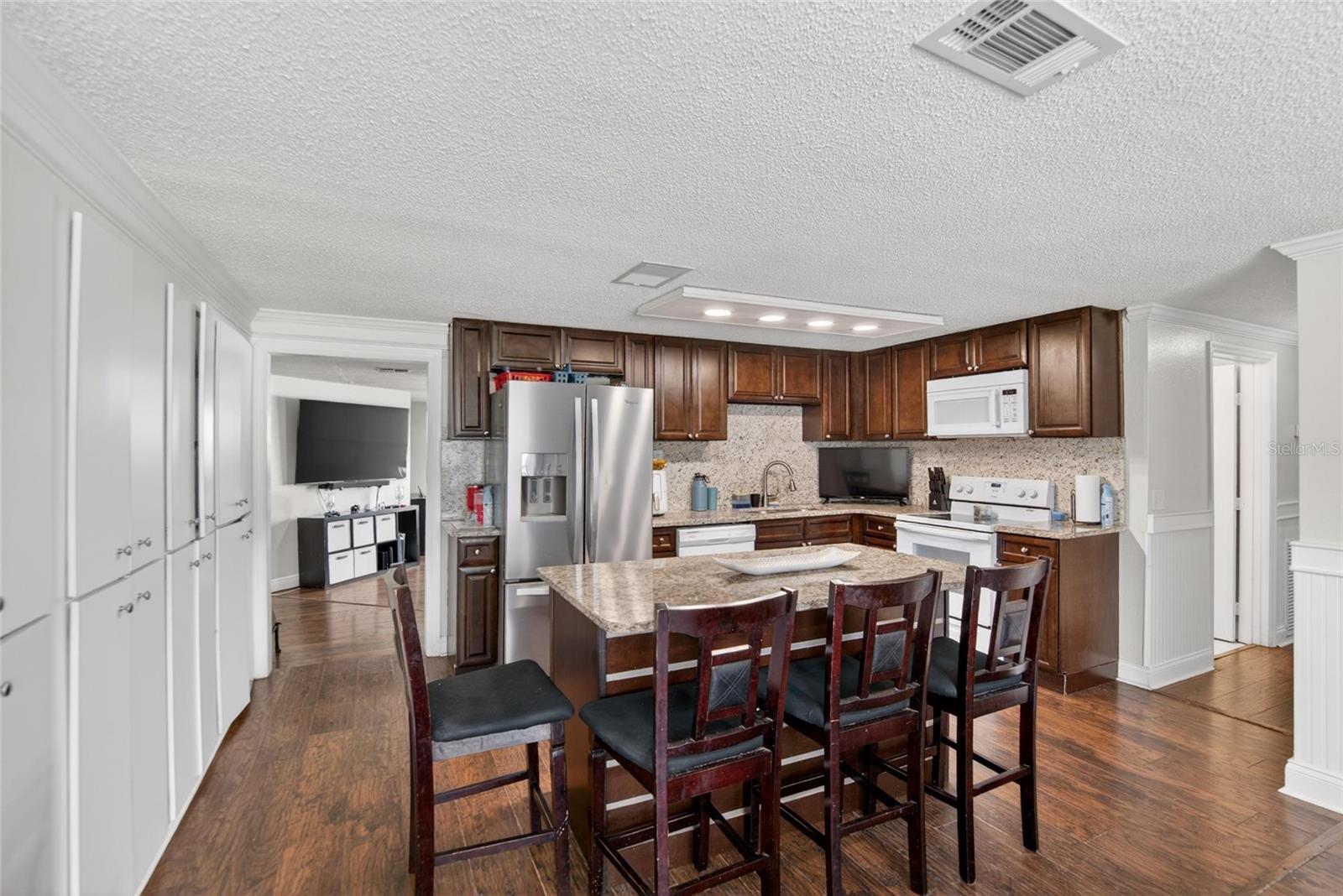 Image 7 of 37 For 918 Jere Circle