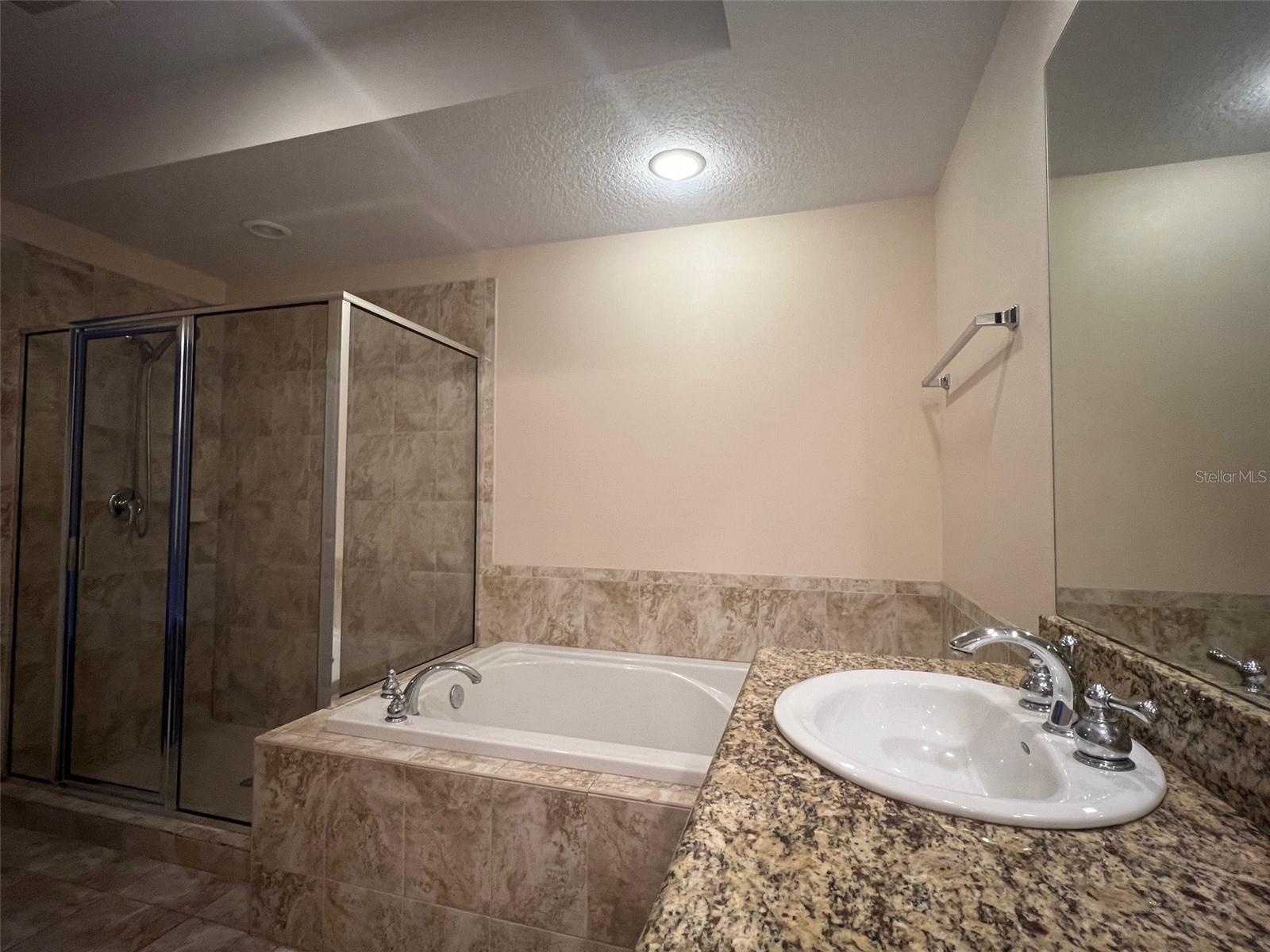 Image 11 of 44 For 642 Wells Court 201