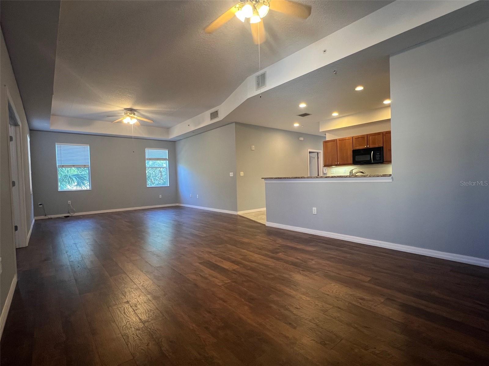 Image 23 of 44 For 642 Wells Court 201