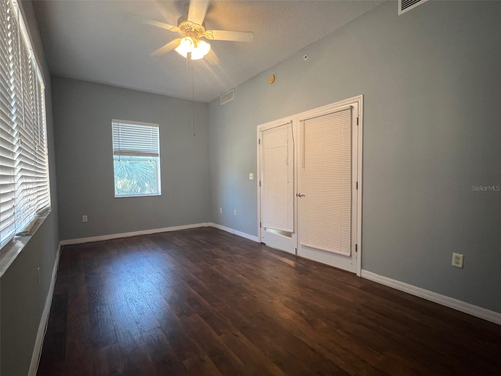 Image 27 of 44 For 642 Wells Court 201