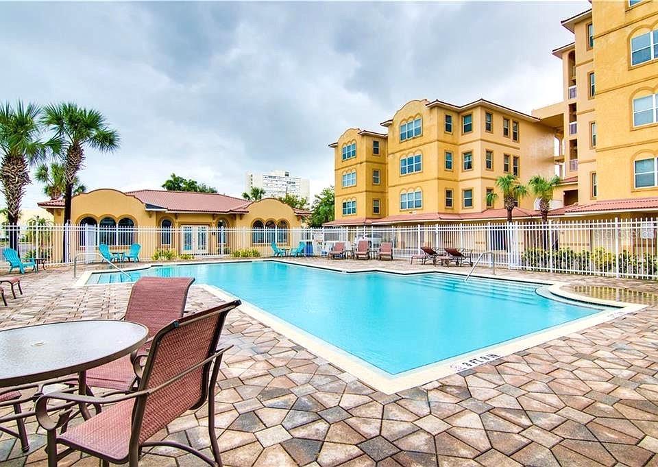 Image 3 of 44 For 642 Wells Court 201