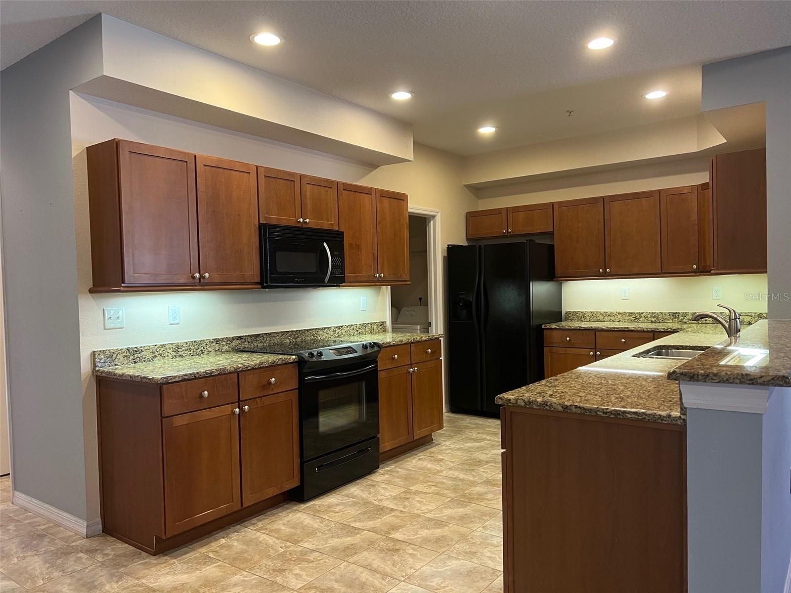 Image 34 of 44 For 642 Wells Court 201