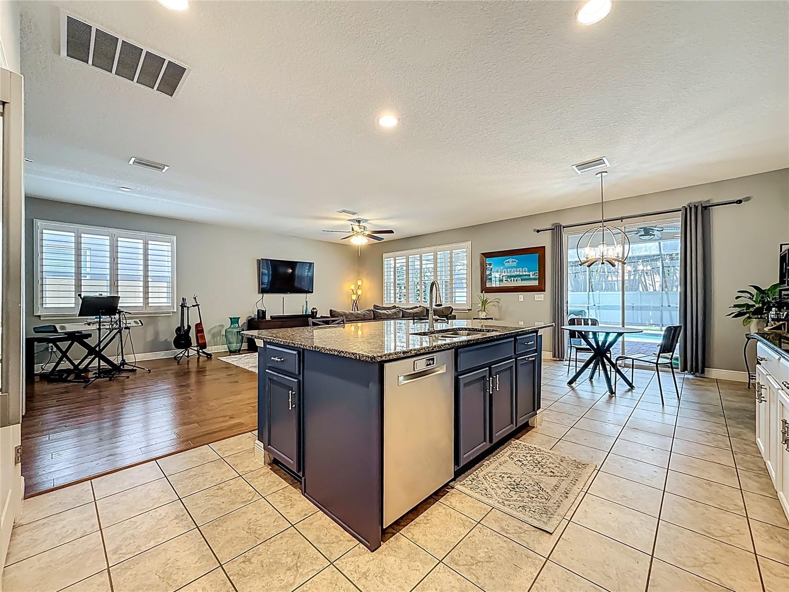 Image 16 of 67 For 10193 Grand Oak Circle