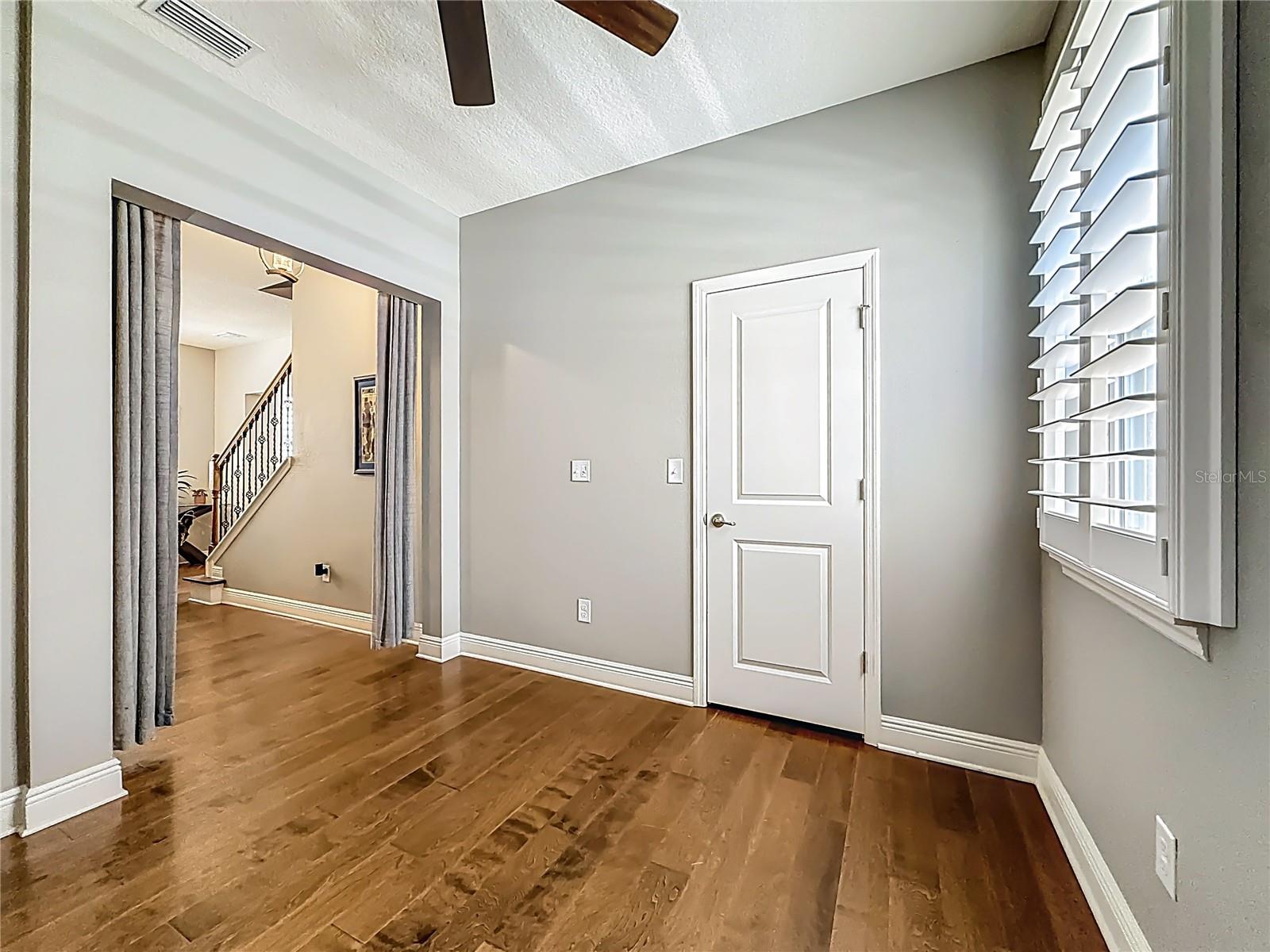 Image 32 of 67 For 10193 Grand Oak Circle