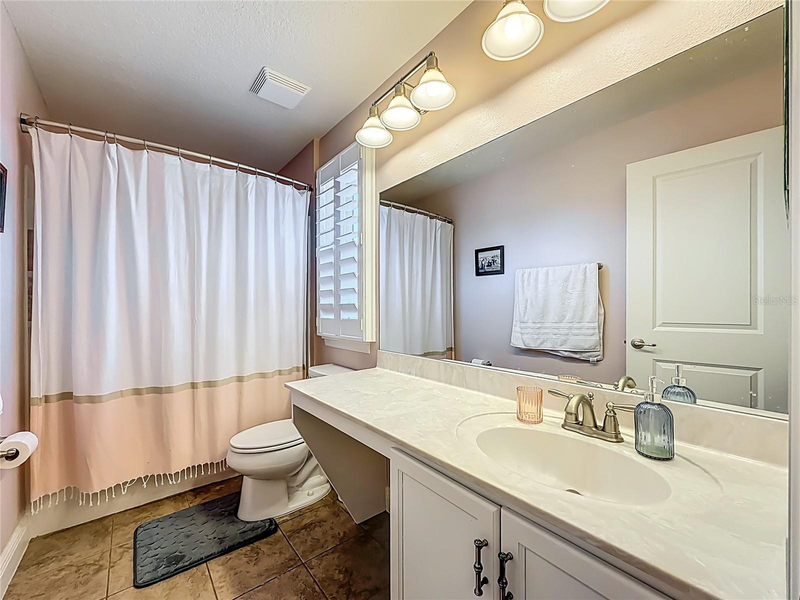 Image 42 of 67 For 10193 Grand Oak Circle