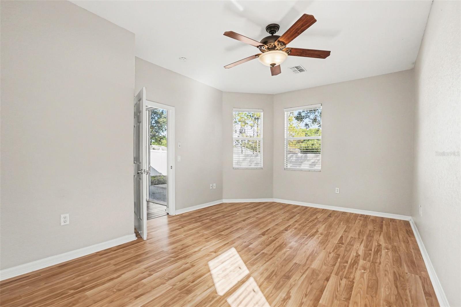 Image 16 of 28 For 10902 Tree Cactus Loop