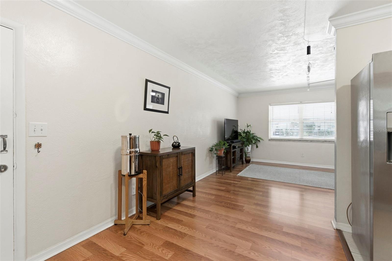 Listing photo id 10 for 2419 36th Avenue N