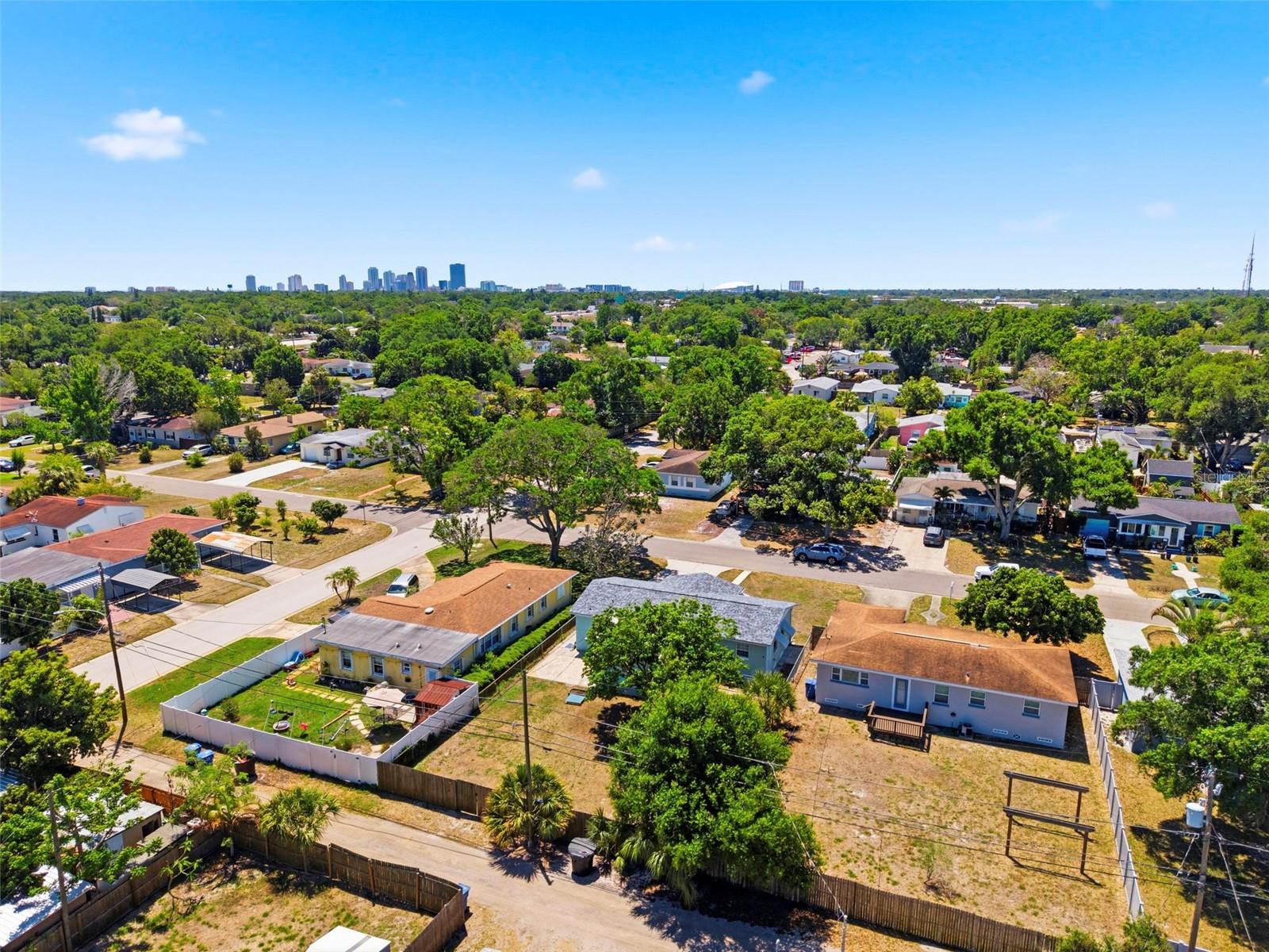Listing photo id 28 for 2419 36th Avenue N