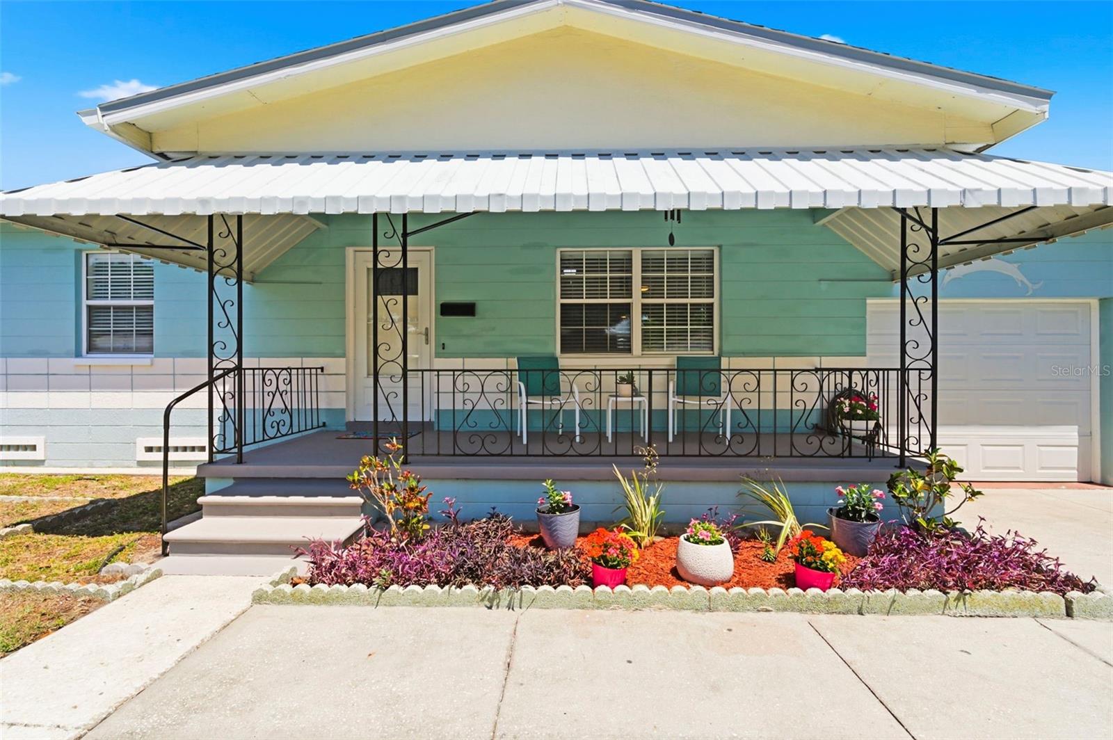 Listing photo id 6 for 2419 36th Avenue N