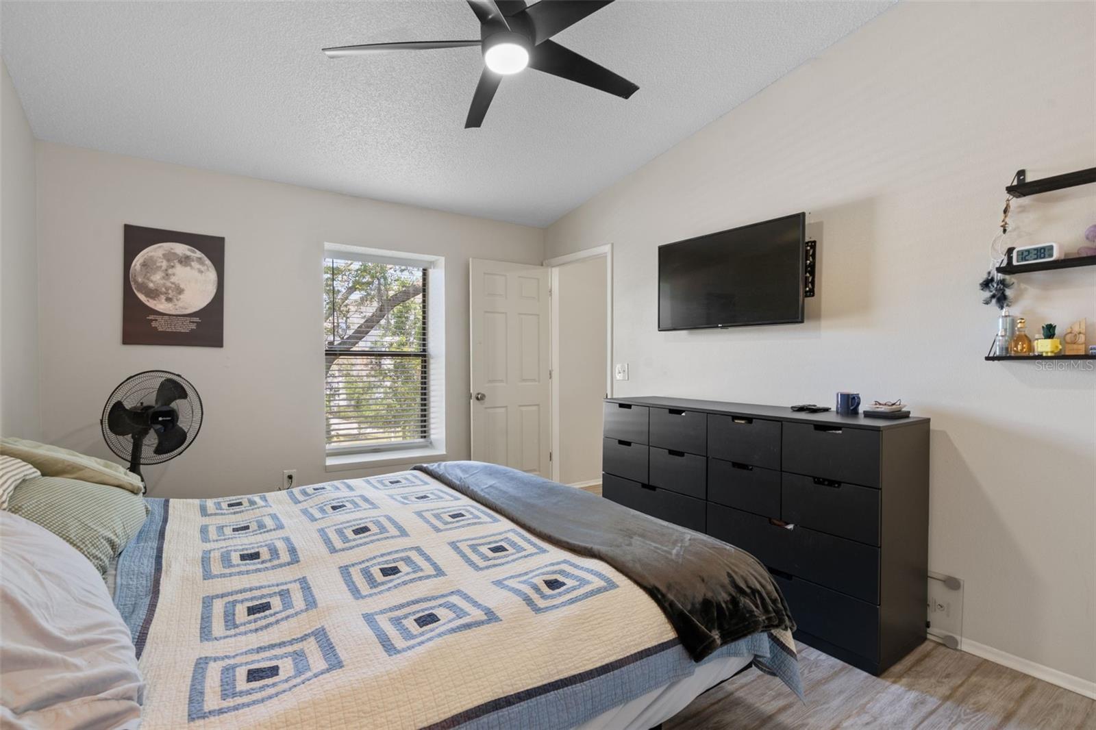 Image 15 of 23 For 14733 Norwood Oaks Drive 201