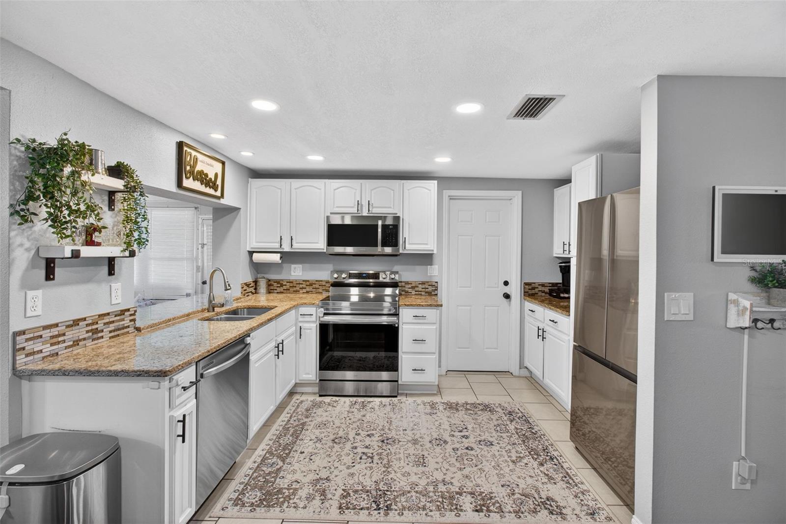 Image 17 of 47 For 3609 Luma Drive