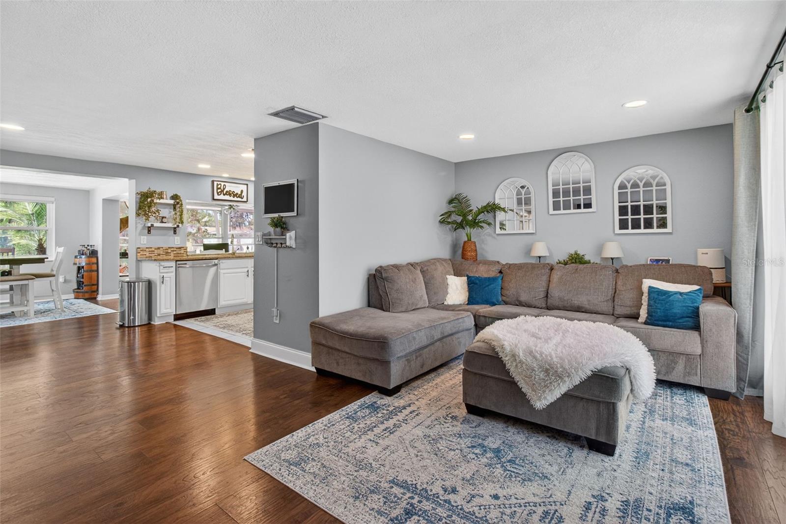 Image 5 of 47 For 3609 Luma Drive