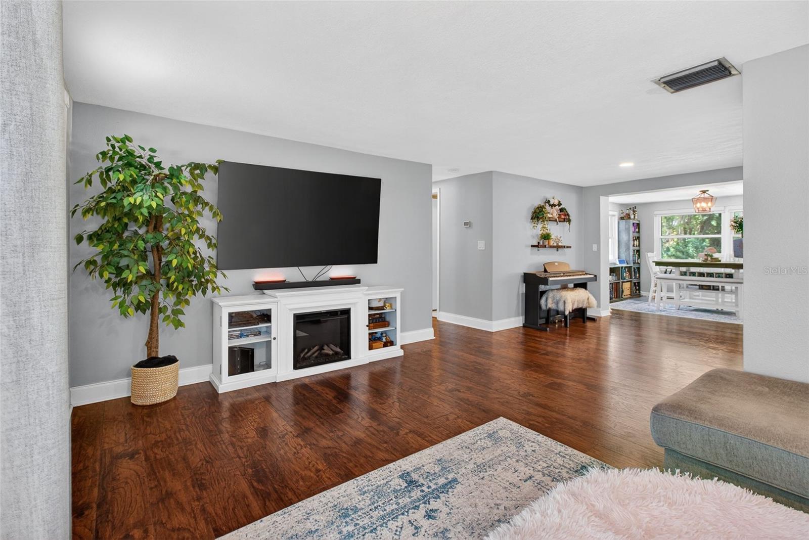 Image 8 of 47 For 3609 Luma Drive