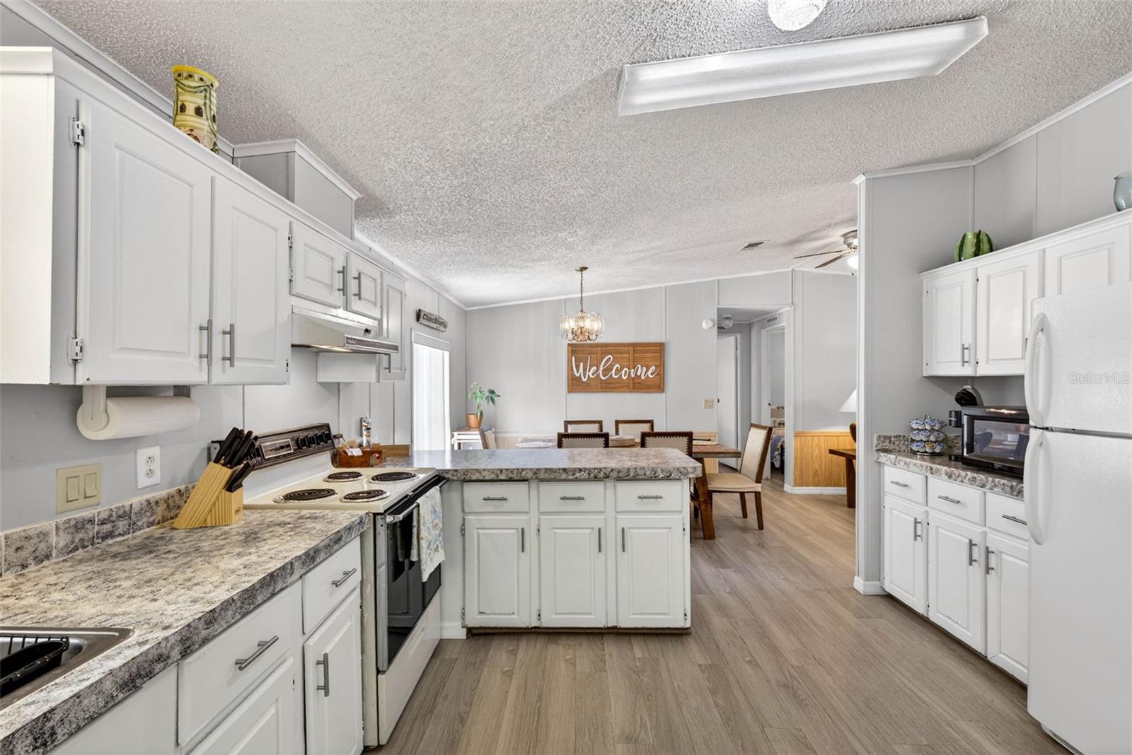 Image 19 of 65 For 8552 Peacock Court