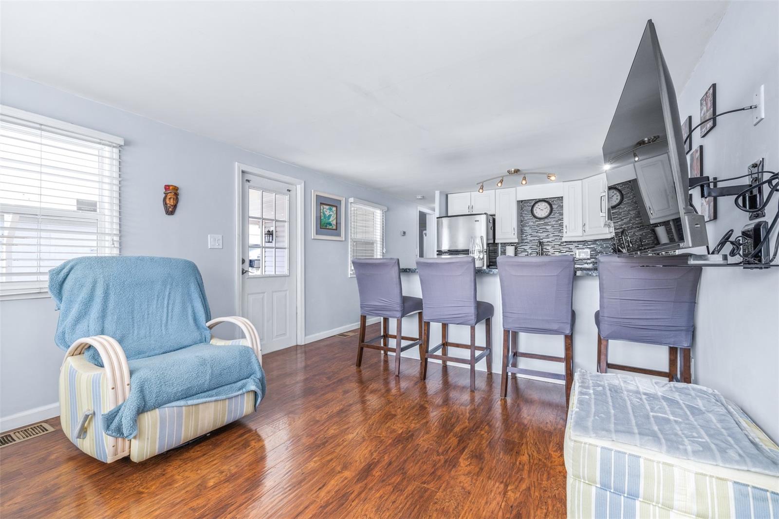 Image 12 of 49 For 2712 17th Street Lane W