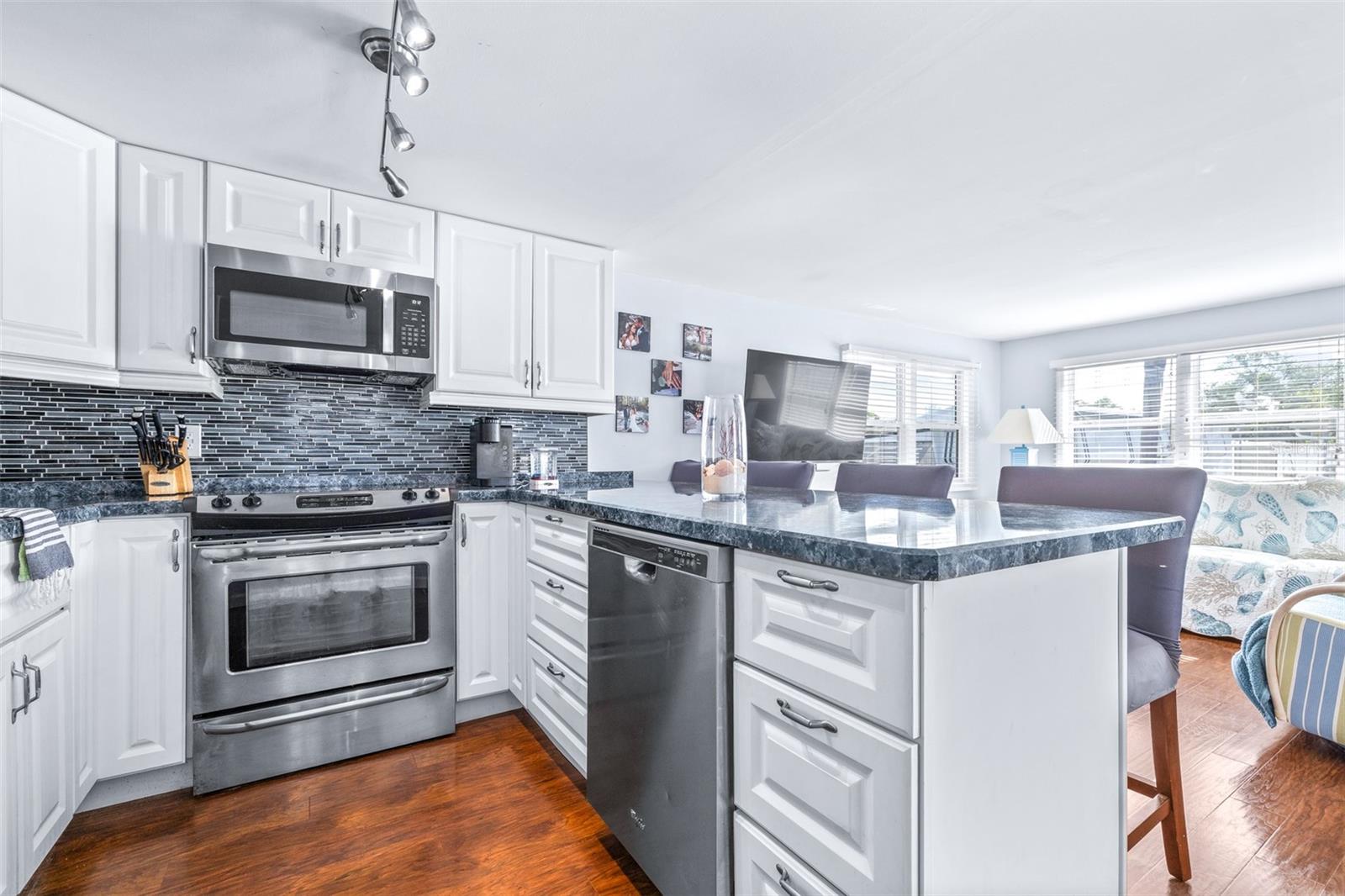 Image 15 of 49 For 2712 17th Street Lane W