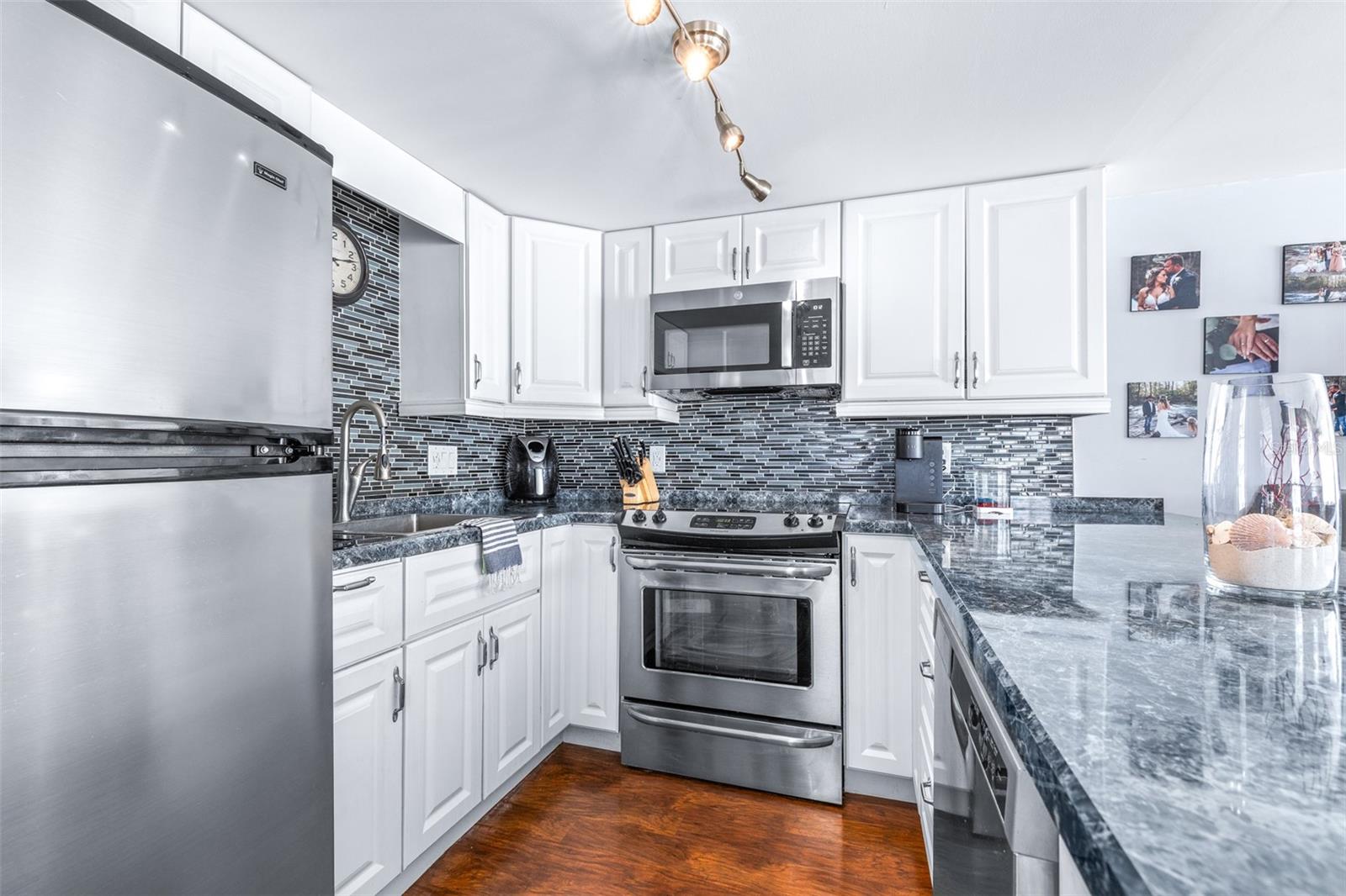 Image 16 of 49 For 2712 17th Street Lane W