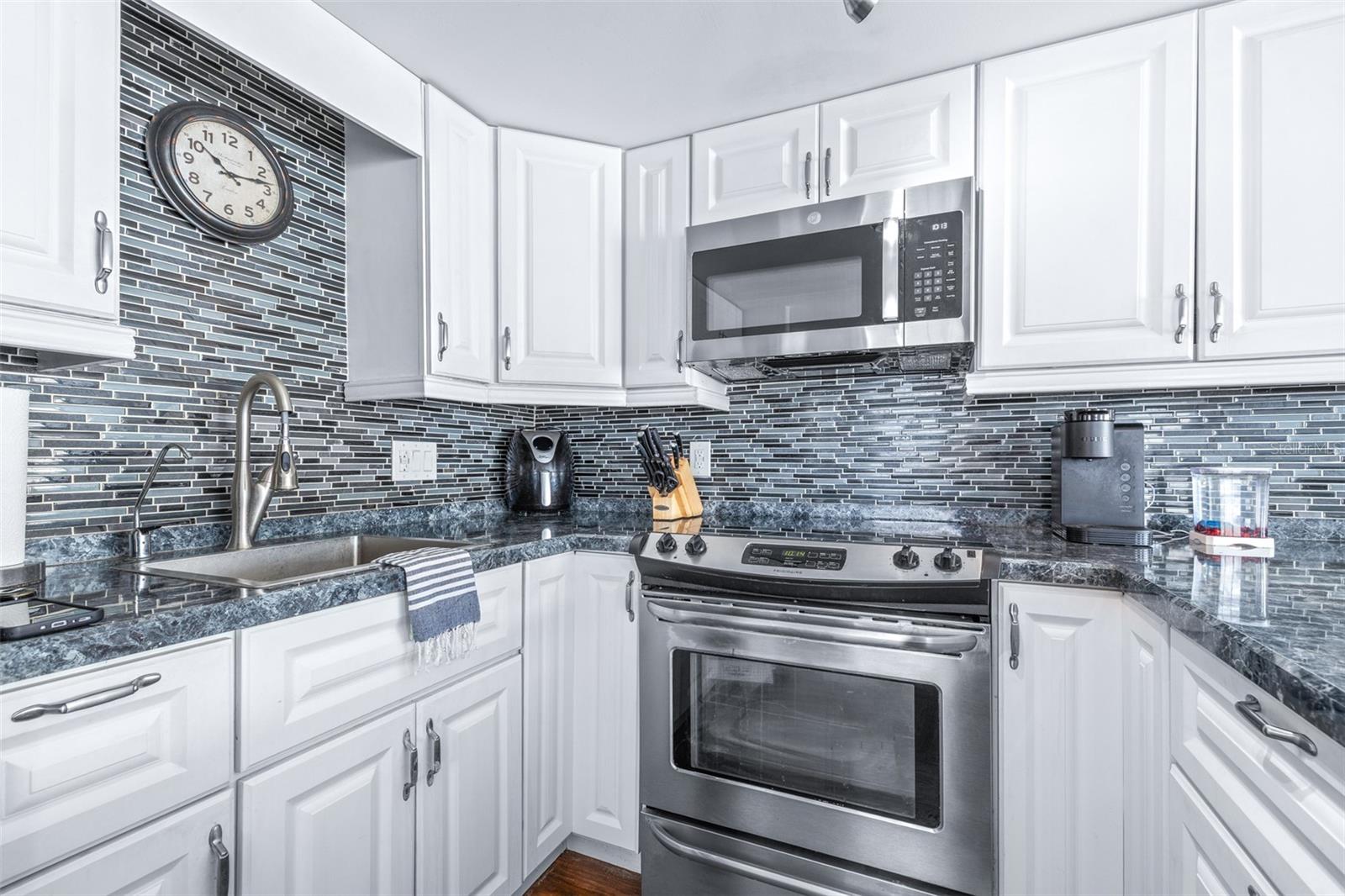 Image 17 of 49 For 2712 17th Street Lane W