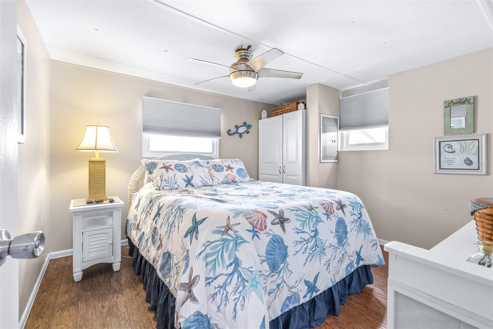 Image 22 of 49 For 2712 17th Street Lane W