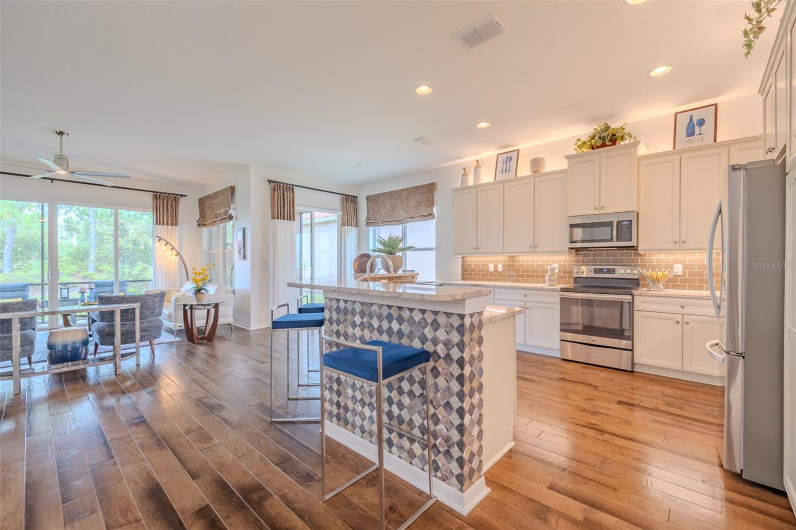 Image 15 of 92 For 4820 Grand Banks Drive