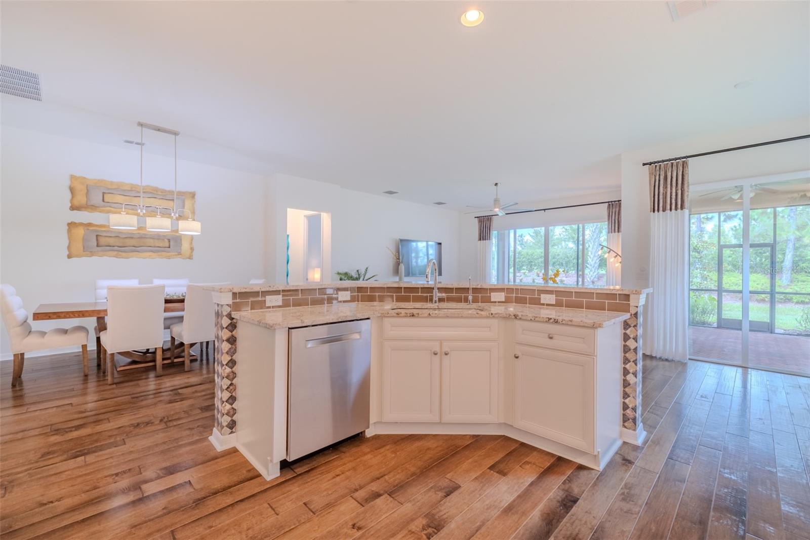 Image 19 of 92 For 4820 Grand Banks Drive